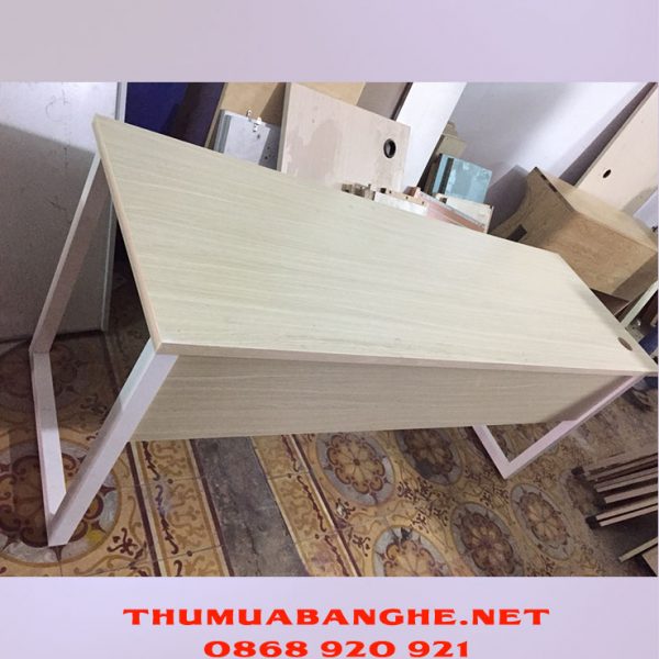 Thanh Lý Bàn Làm Việc Fami 1m8 Chân Chữ U -1