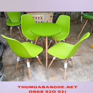 Thanh Lý Bộ Bàn Ghế Cafe Eames Chân Gỗ -1