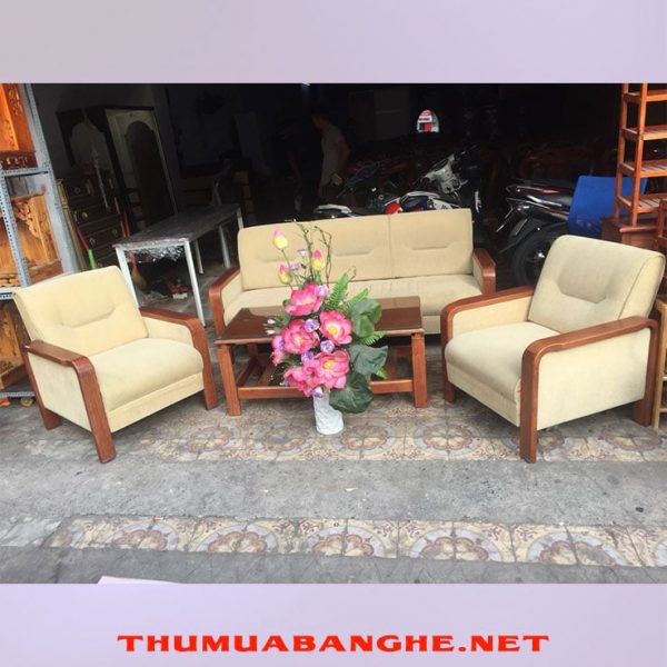 Thanh Lý Bộ Bàn Ghế Sofa Viền Gỗ Bọc Vải Màu Kem -1