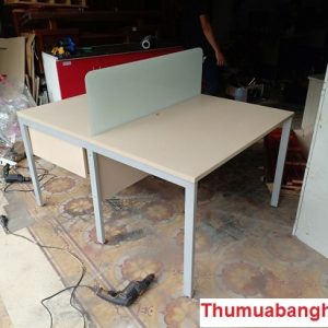 Thanh lý bàn làm việc vách ngăn 1m2 cũ giá siêu rẻ 1 Thanh lý bàn làm việc vách ngăn 1m2 cũ giá siêu rẻ 3