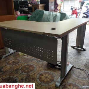 Thanh lý bàn L chân sắt mạ crom cũ giá siêu rẻ 3