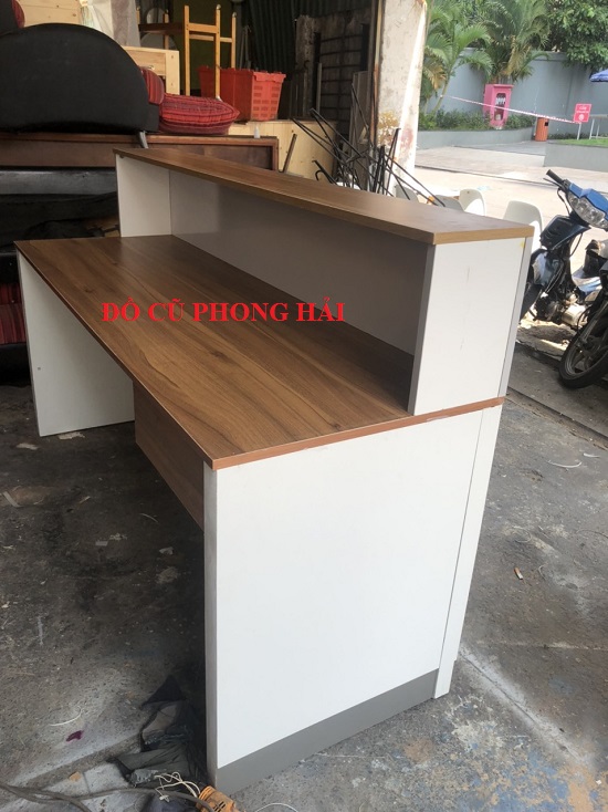 Thanh lý quầy lễ tân trắng nâu 1m8*60*1m1 cũ giá rẻ 3