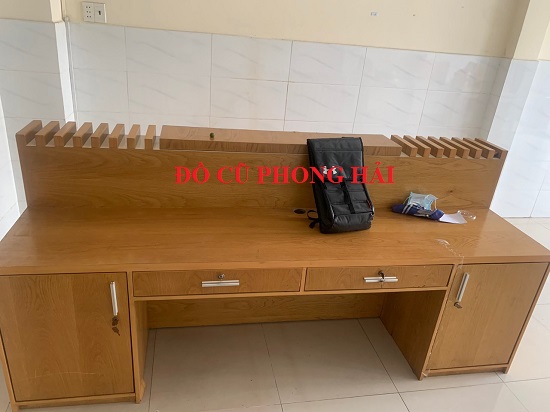 Thanh lý Quầy lễ tân khách sạn quầy 2m43 cao 1m1 mới 90% quay-cu-1 Thanh lý Quầy lễ tân khách sạn quầy 2m43 cao 1m1 mới 90%