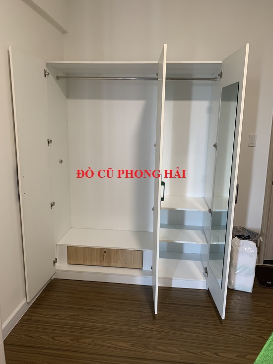 Thanh lý tủ áo 3 cánh mới 90% hàng đẹp 3
