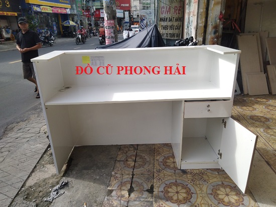 quay-le-tan Thanh lý quầy trắng phối đỏ 1m64x1m12 cũ  