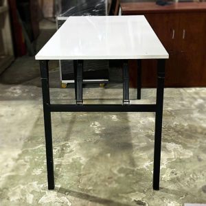 Thanh Lý Bàn Làm Việc Chân Sắt Giá Tốt 2 Thanh Lý Bàn Làm Việc Chân Sắt Giá Tốt