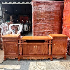 Thanh Lý Kệ Tivi Cột Nho Gỗ Hương Xám 2M2 Tồn Kho