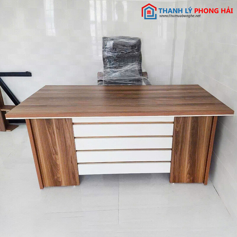 ban-giam-doc-thanh-ly-tphcm-5 Thanh Lý Bàn Trưởng Phòng 1m4 Hiện Đại Mới 99%  