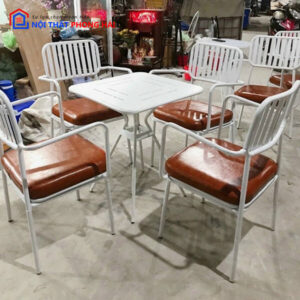 ghe-cafe-sat-cao-cap-mau-trang