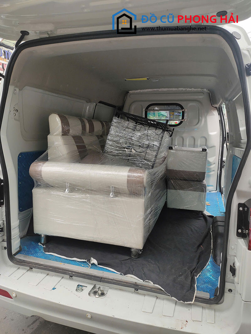 giao-sofa-cho-khach Dịch Vụ Thu Mua Sofa Cũ, Salon Cũ Giá Cao Uy Tín Tại TPHCM  