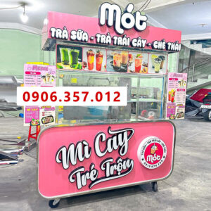 Xe bán mì cay tré trộn