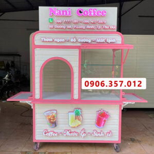 Xe bán nước ép sinh tố màu hồng