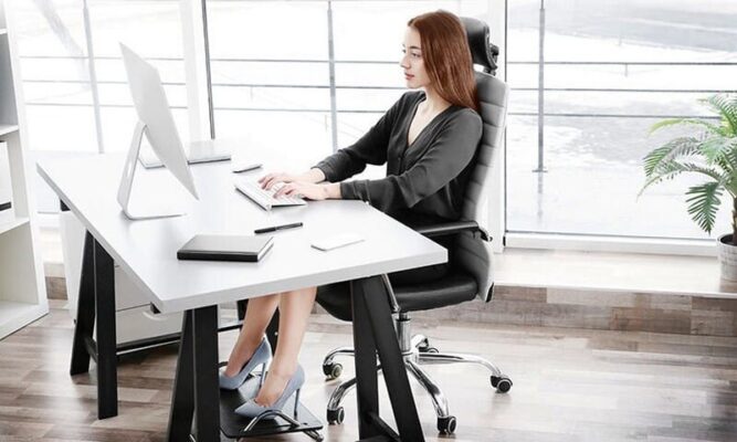 ngoi-lam-viec-dung-tu-the-667x400 Ghế Ngồi Văn Phòng Chống Đau Lưng  