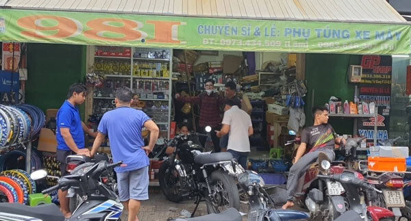 TOP 11 Địa Chỉ Cung Cấp Phụ Tùng Xe Honda, Yamaha Nổi Tiếng Tại TPHCM cua-hang-phu-tung-lam-tu TOP 11 Địa Chỉ Cung Cấp Phụ Tùng Xe Honda, Yamaha Nổi Tiếng Tại TPHCM