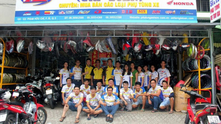 cua-hang-phu-tung-xe-may-711x400 TOP 11 Địa Chỉ Cung Cấp Phụ Tùng Xe Honda, Yamaha Nổi Tiếng Tại TPHCM  