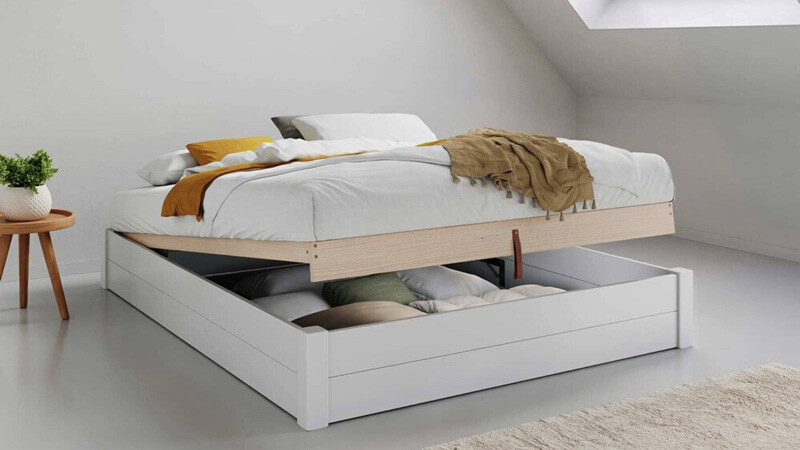 nam-quay-ve-huong-nam Nằm Ngủ Quay Đầu Hướng Nào Thì Tốt? Cách Chọn Hướng Ngủ Hợp Phong Thủy & Sức Khỏe  