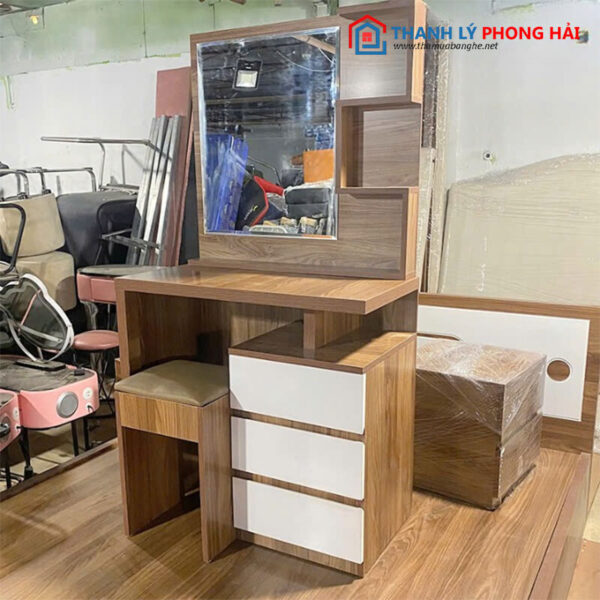 Thanh Lý Bàn Trang Điểm Gỗ CN Kèm Đôn Mới 99%