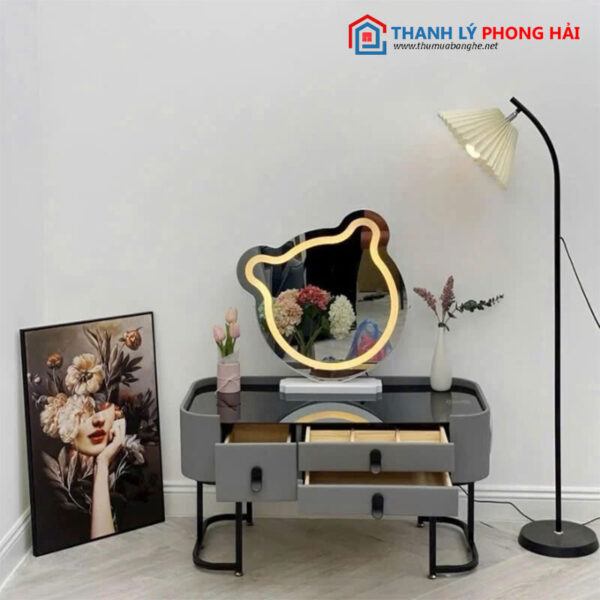 Thanh Lý Bàn Trang Điểm Bệt Nhiều Màu Mới 99%