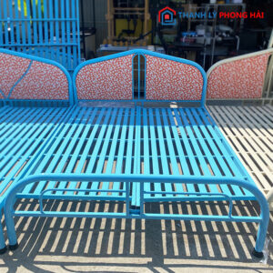 Thanh Lý Giường Sắt 1m6 Tựa Mẫu Hoa Văn Mới 99% 3 Thanh Lý Giường Sắt 1m6 Tựa Mẫu Hoa Văn Mới 99%