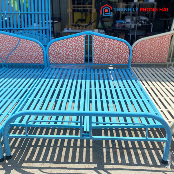 Thanh Lý Giường Sắt 1m6 Tựa Mẫu Hoa Văn Mới 99%
