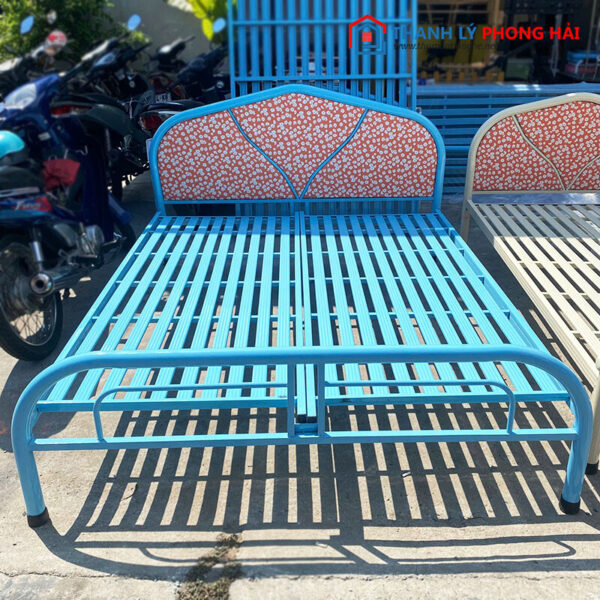 Thanh Lý Giường Sắt 1m6 Tựa Mẫu Hoa Văn Mới 99%