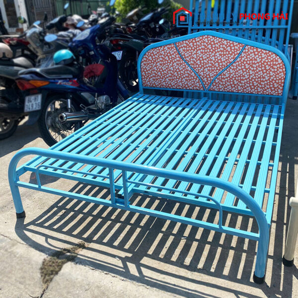 Thanh Lý Giường Sắt 1m6 Tựa Mẫu Hoa Văn Mới 99%
