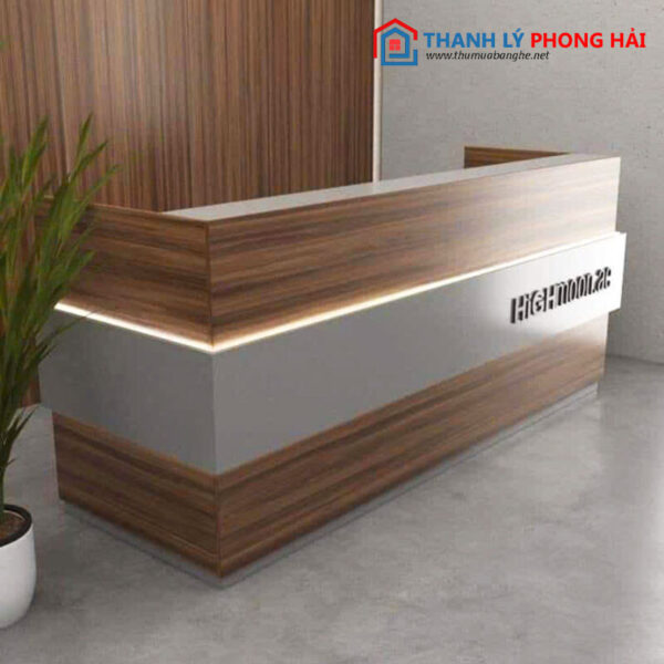 Thanh Lý Quầy Lễ Tân Gỗ MDF Có Kèm LED Mới 99%