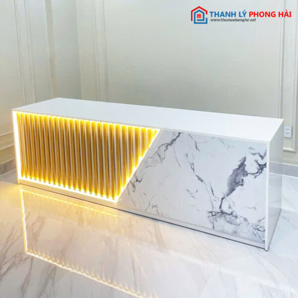 Thanh Lý Quầy Lễ Tân Mặt Vân Đá Có Led Mới 99%