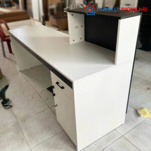 Thanh Lý Quầy Lễ Tân Màu Trắng Đen Mới 99%