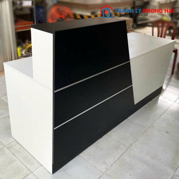 Thanh Lý Quầy Lễ Tân Màu Trắng Đen Mới 99%