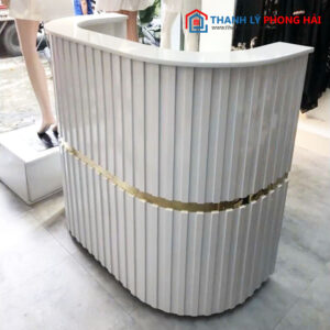 Thanh Lý Quầy Lễ Tân Trắng Chỉ Vàng Mới 99%