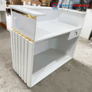 Thanh Lý Quầy Lễ Tân Trắng Viền Mạ Vàng Mới 99%