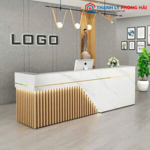 Thanh Lý Quầy Lễ Tân Vân Mây Có LED Mới 99%