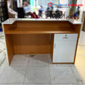 Thanh Lý Quầy Thu Ngân Có Led Mới 99%