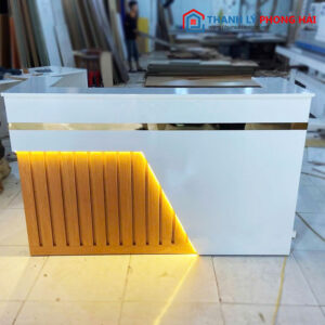 Thanh Lý Quầy Thu Ngân Có Led Mới 99%