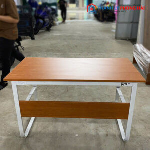 Thanh Lý Bàn Làm Việc Chân Sắt Uốn Kèm Kệ MDF 1m2 Mới 99%