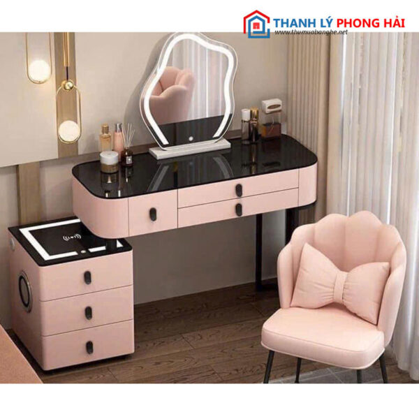 Thanh Lý Bàn Trang Điểm Màu Hồng Mặt Kính Mới 99%