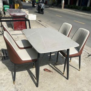 Bộ Bàn Ăn Mặt Đá 1m2 Kèm 4 Ghế Mới 99%
