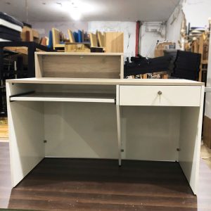 Quầy Lễ Tân 1m2 Màu Trắng Phối Gỗ Mới 99% 2 Quầy Lễ Tân 1m2 Màu Trắng Phối Gỗ Mới 99%