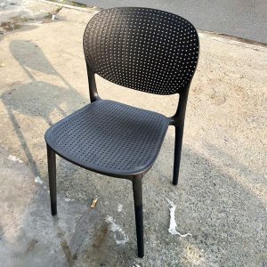 Ghế Cafe Nhựa Đúc Hankyo Màu Đen Mới 99%