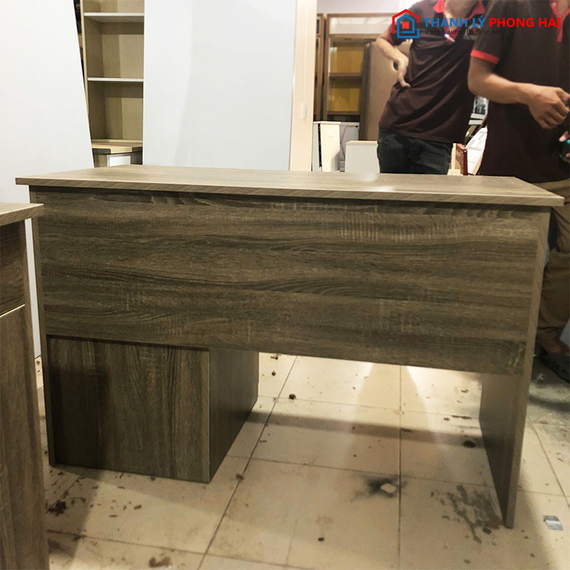 Bàn Làm Việc 1m2 Màu Gỗ Tự Nhiên Mới 99% ban-lam-viec-1m2-mau-go-tu-nhien-1 Bàn Làm Việc 1m2 Màu Gỗ Tự Nhiên Mới 99%