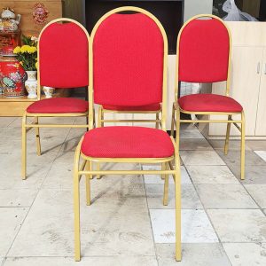 Ghế Nhà Hàng Đệm Đỏ Khung Vàng Mới 99%