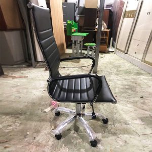 Ghế Xoay Văn Phòng Bọc Da Lưng Cao Mới 99% 2 Ghế Xoay Văn Phòng Bọc Da Lưng Cao Mới 99%