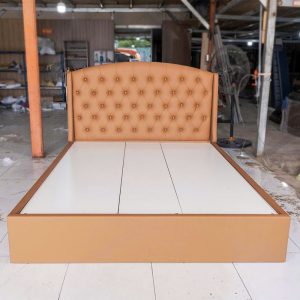 Giường Bọc Da Đính Nút Sang Trọng Mới 99% (Nhiều Màu)