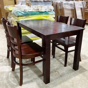 Bộ Bàn Ghế Cabin Kèm 4 Ghế Gỗ Mới 99%