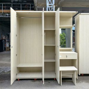 Tủ Quần Áo Kèm Bàn Trang Điểm 1M8X2M Mới 99% (Nhiều Mẫu) 5 Tủ Quần Áo Kèm Bàn Trang Điểm 1M8X2M Mới 99% (Nhiều Mẫu) 12