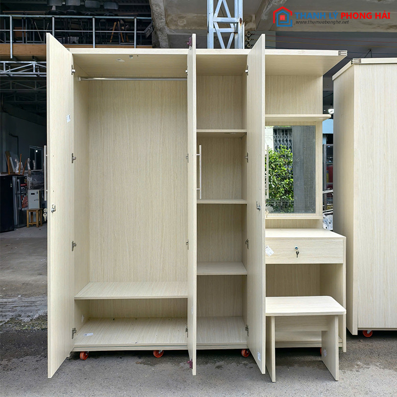 Tủ Quần Áo Kèm Bàn Trang Điểm 1M8X2M Mới 99% (Nhiều Mẫu) tu-quan-ao-co-ban-phan-1 Tủ Quần Áo Kèm Bàn Trang Điểm 1M8X2M Mới 99% (Nhiều Mẫu)