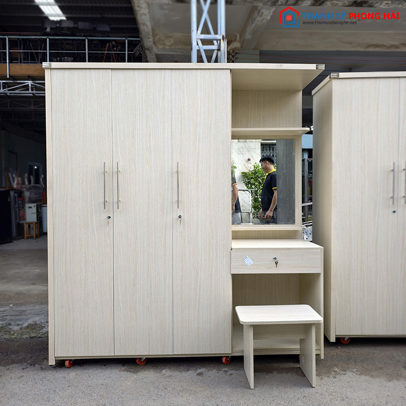 Tủ Quần Áo Kèm Bàn Trang Điểm 1M8X2M Mới 99% (Nhiều Mẫu) tu-quan-ao-co-ban-phan-2 Tủ Quần Áo Kèm Bàn Trang Điểm 1M8X2M Mới 99% (Nhiều Mẫu)
