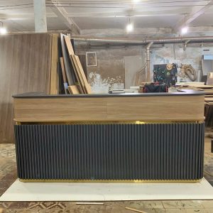 Quầy lễ tân mặt lam sóng đen