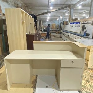 Thanh Lý Quầy Lễ Tân Hiện Đại Có Kệ Bên Hông 3 Thanh Lý Quầy Lễ Tân Hiện Đại Có Kệ Bên Hông 4